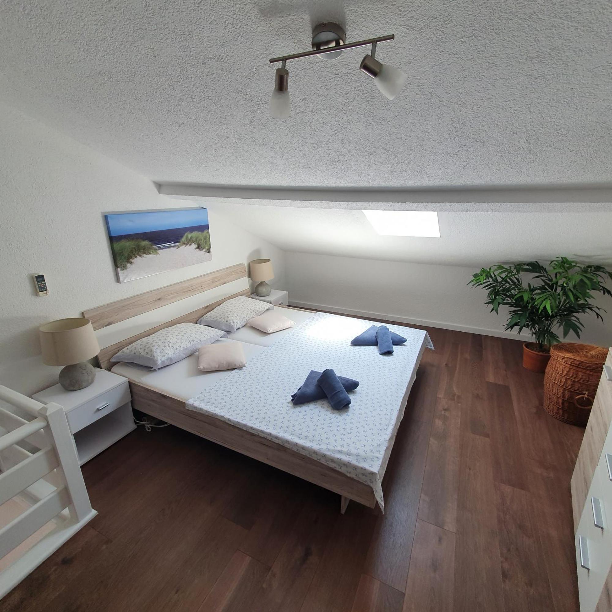 Beachfront House Sea La Vie คาชเตลา ภายนอก รูปภาพ